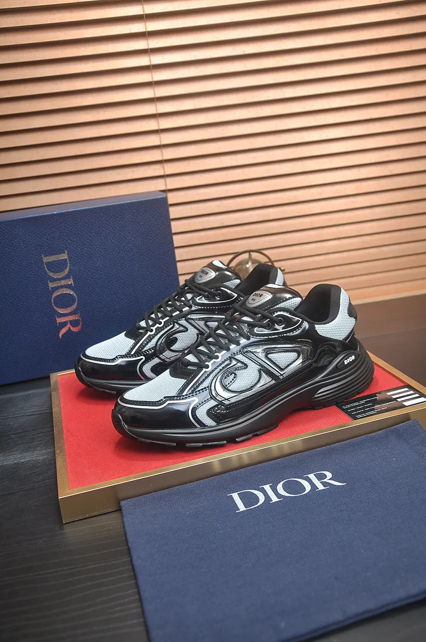 Men's men's shoes 💰: 520💶 (top original order) Brand: Dior (Dior) Standard code: Men's code 38-44 (45 customized) Level: Same style as the official website Material: Top-quality original cowhide stitched together Original wear-resistant and lightweight outsole Style category: Fashionable casual shoes Distinguished luxury brand elements top luxury Color: Actual picture color